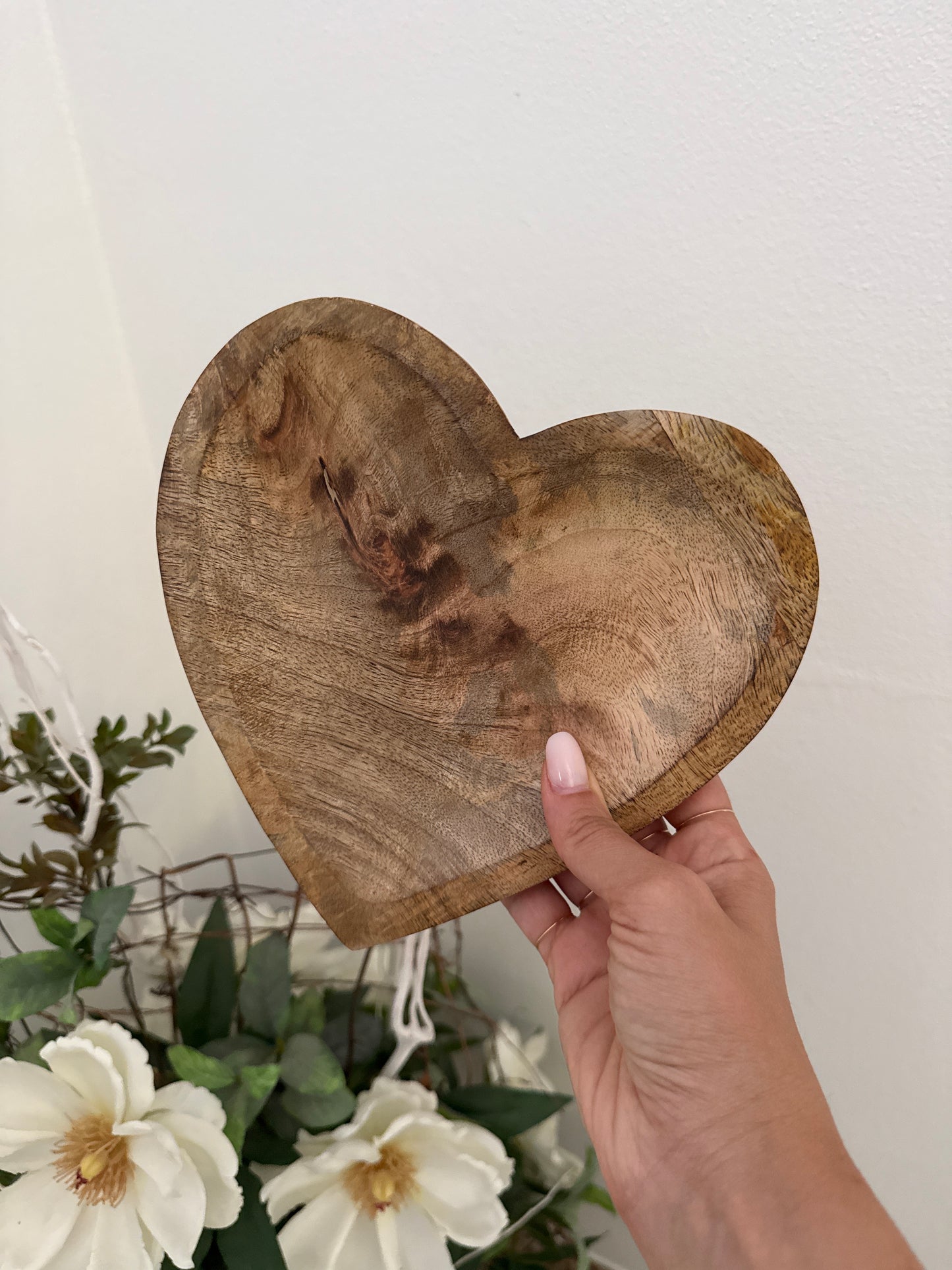 Vassoio/svuotatasche CUORE in legno SCONTATO (con nodo del legno)