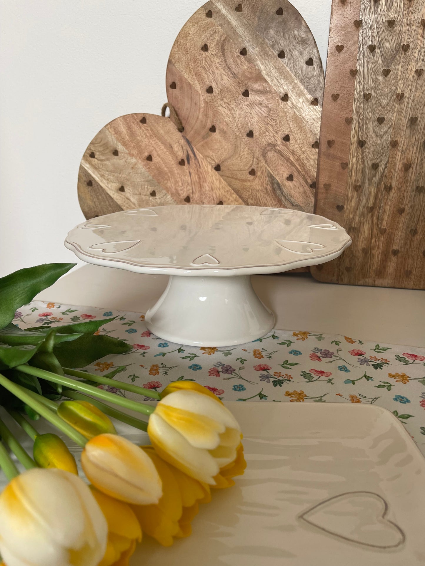 Alzata TORTA in ceramica con cuoricini