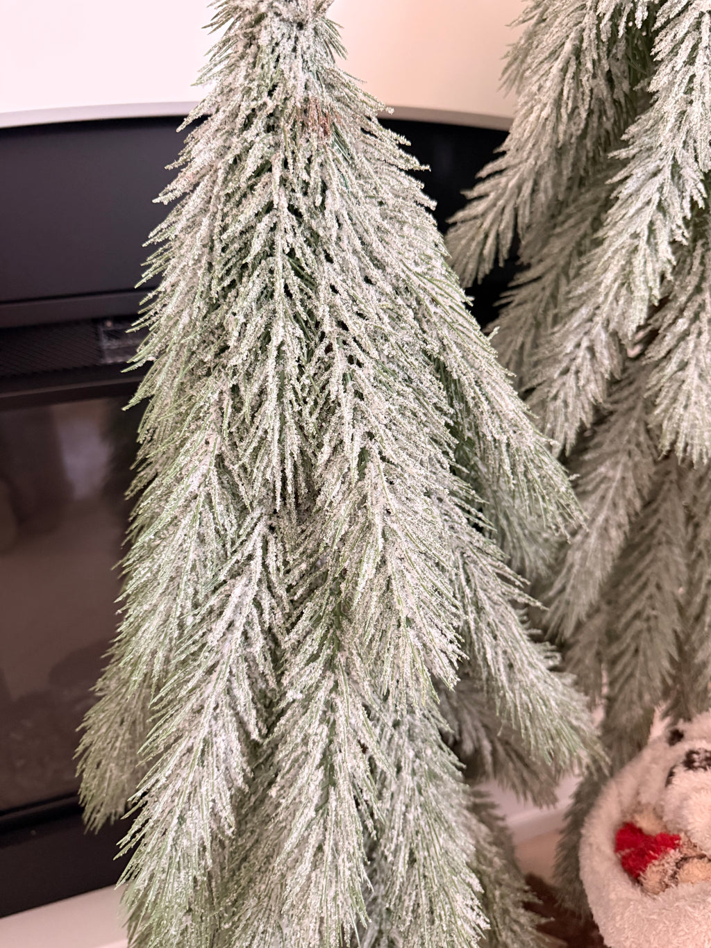 Alberi in pvc innevati con base in legno