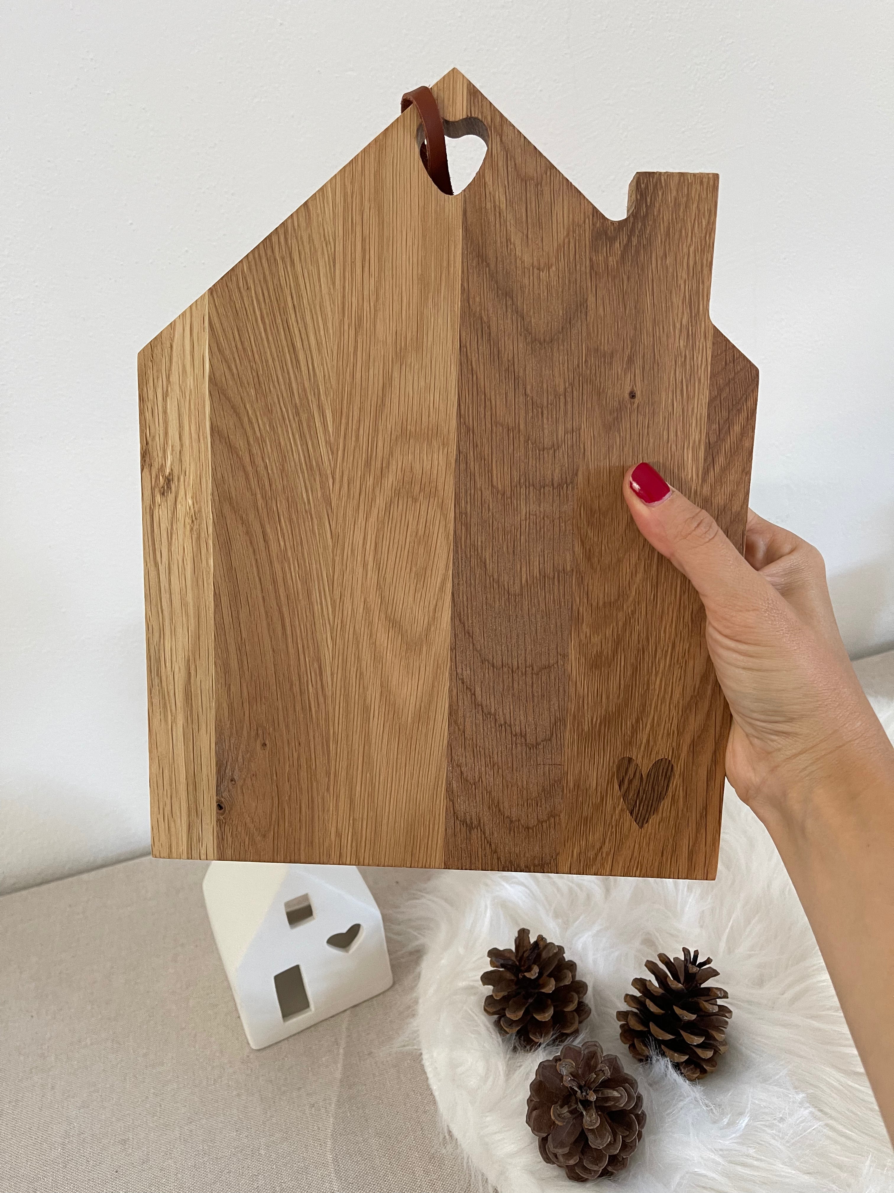 ULTIMI! Tagliere a forma di casetta con CUORICINO