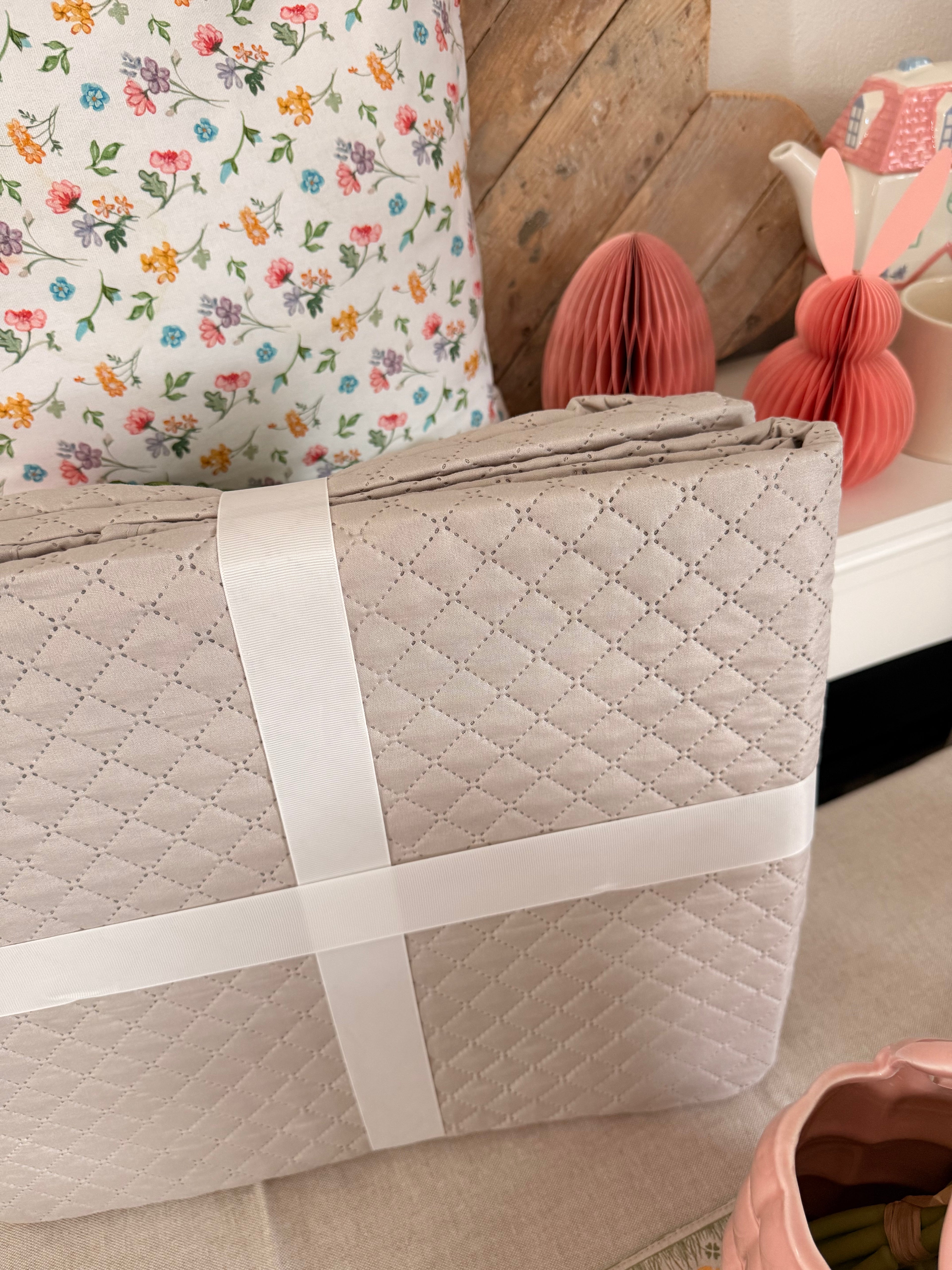 Copriletto matrimoniale trapuntato TINTA UNITA TORTORA