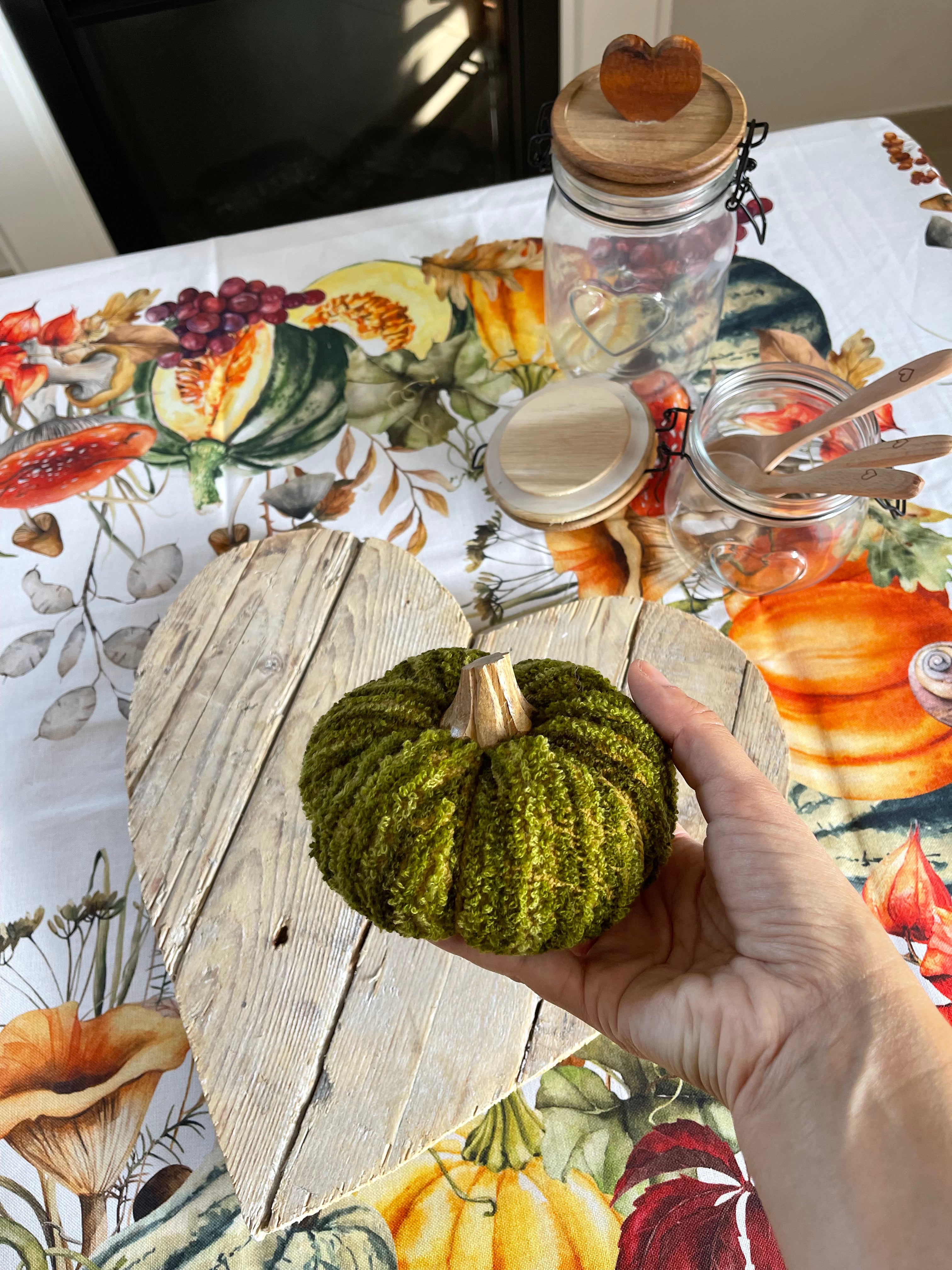 Decorazione ZUCCA VERDE in tessuto bouclè 12X10cm