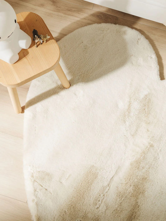Maxi tappeto ORSETTO a forma di CUORE - ecopelliccia bianco
